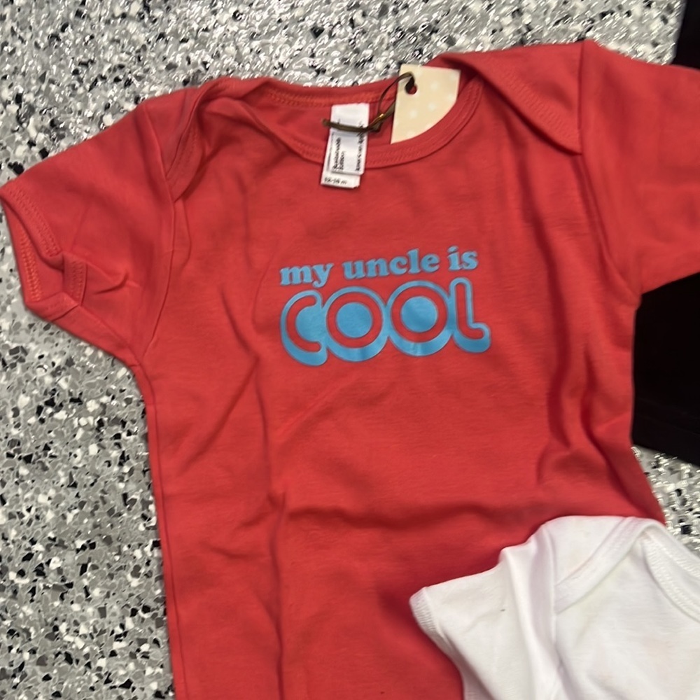 WHOLESALE!Mystery Onsie/T Shirt Assortment- 10 pieces - Picture 7 of 7